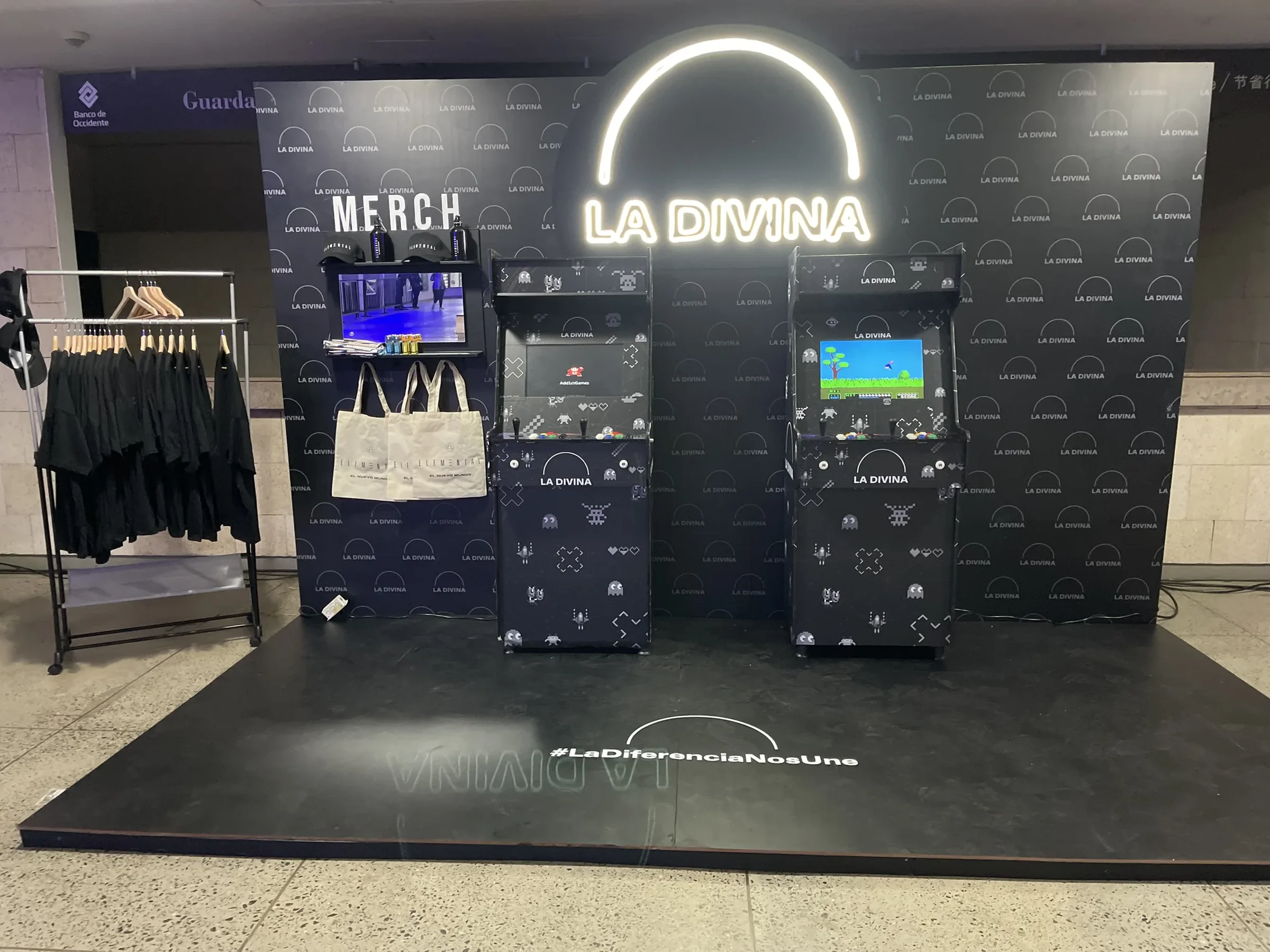 La Divina · La Diferencia Nos Une