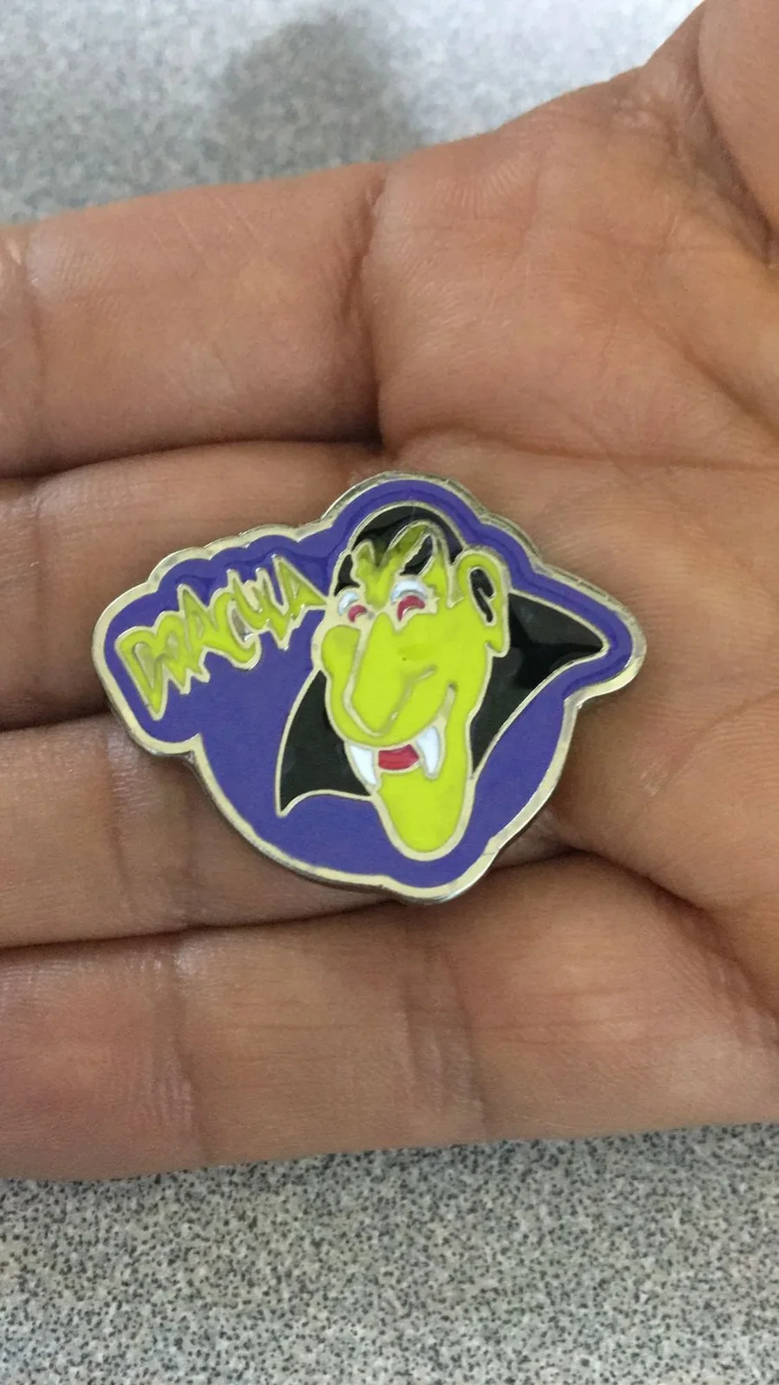 Pin metálico